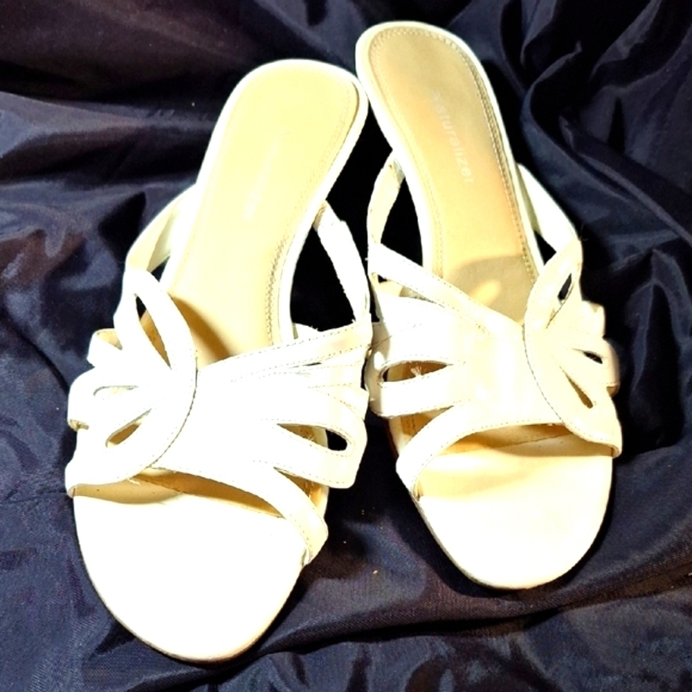 Naturalizer Women's White 8M Sandals